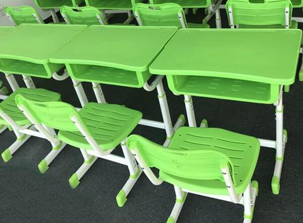 塑料学生课桌椅01