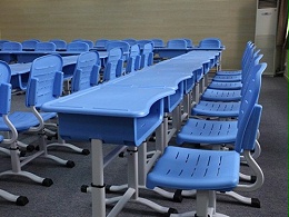 学生课桌椅质量不同，如何保证其质量