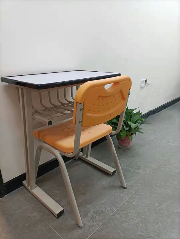 学生课桌椅02